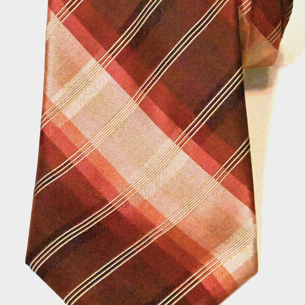 KENNETH COLE NEW YORK 100% Silk Hand Made Tie in Red and Brown